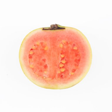 Beyaz arka plan üzerinde taze organik guava -