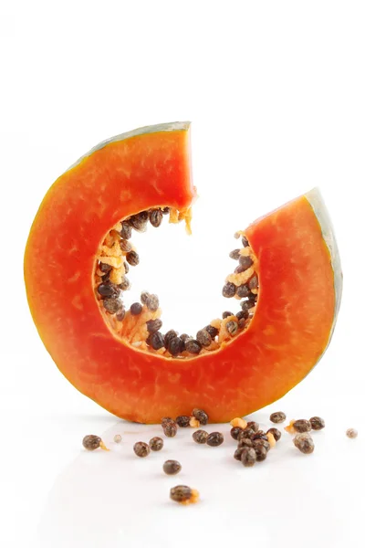 Fresh ripe juicy papaya slice on white background — Stock Photo, Image