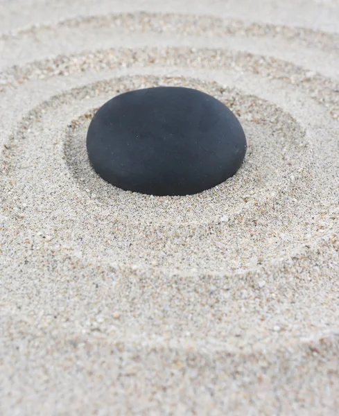 젠 가든-모래에 스파 돌 — 스톡 사진