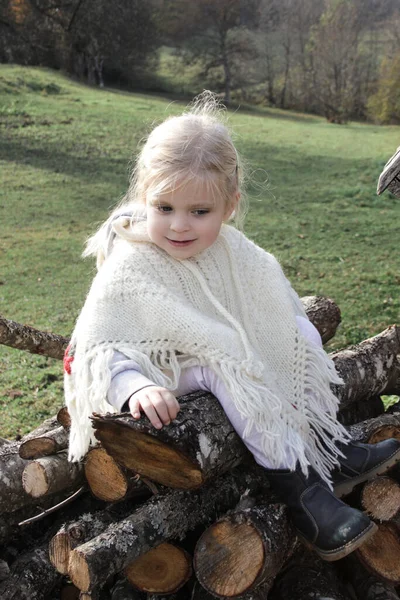 Adorable Years Old Girl Rural Area Wearing Woolen Poncho Healthy — Stock Photo, Image