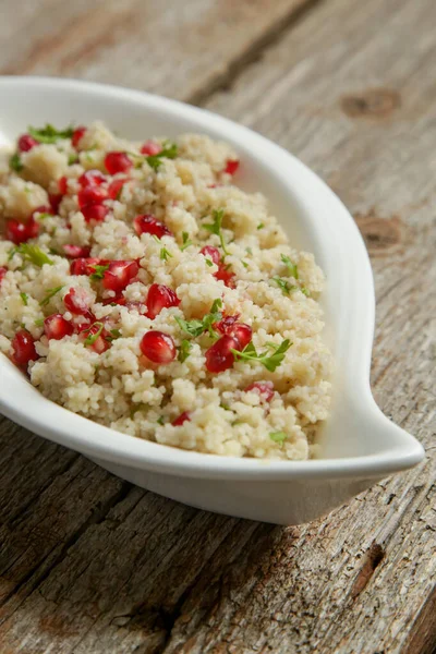 Ensalada Cuscús Con Granada Hojas Perejil Picadas — Foto de Stock