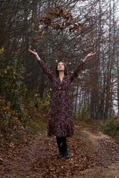 Outdoor Portrait Woman Brown Dress Foggy Autumn Morning Countryside — Stock Photo, Image