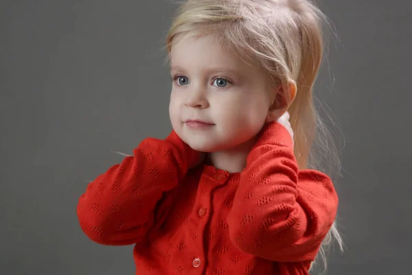 Cabeza Adorable Niña Años Con Pelo Largo Rubio — Foto de Stock