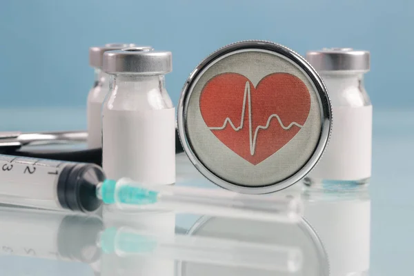 Aşı Görüntüsünü Kapat Beyaz Etiketli Enjeksiyon Şişelerini Kapat Şişe Maketi — Stok fotoğraf