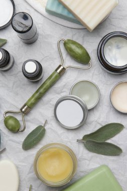 Doğal organik cilt bakım ürünü. Ev spa 'sı ve kişisel bakım ürünleri birinci sınıf. Yüz serumları, essintial yağlar, kremler, yeşim rulo ve kopyalama alanı olan sabunlar..