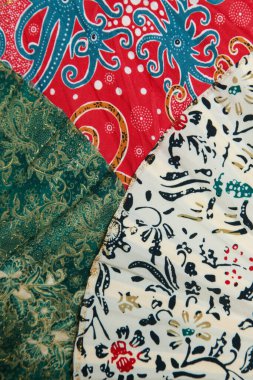 Çeşitli rengarenk batik desenler, kapatın