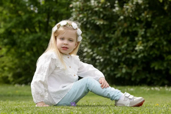 Portrait Fashionable Toddler Girl Long Blonde Hair Retro White Shirt — Stock Photo, Image