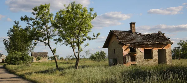 Edifício Abandonado Velho Área Rural Desinibida — Fotografia de Stock