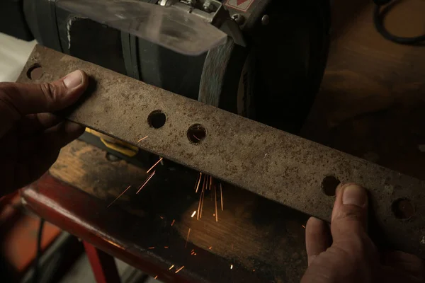 Handyman Sharpening Iron Tool Electrical Grinder Stone — Stockfoto