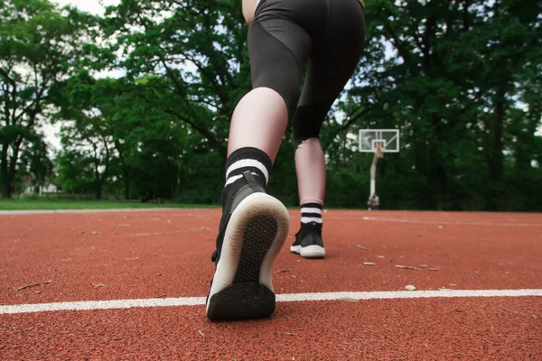 Feche Sapato Esporte Corredor Campo Esporte Atividades Livre Esportes Ação — Fotografia de Stock