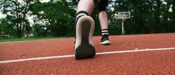 Feche Sapato Esporte Corredor Campo Esporte Atividades Livre Esportes Ação — Fotografia de Stock