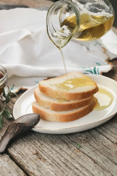 Woman Pouring Extra Virgin Olive Oil Bread Homemade Helathy Snack — Stock Photo, Image