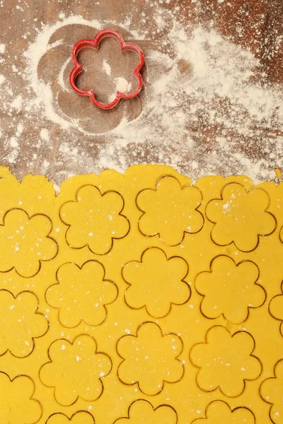 Het proces van het maken van zelfgemaakte kerstkoekjes — Stockfoto