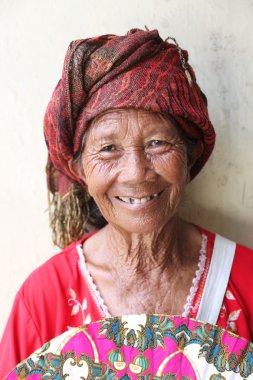 Bali dili yaşlı kadın
