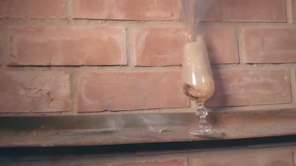 爆竹はワイングラスで爆発- Super SlowMo — ストック動画