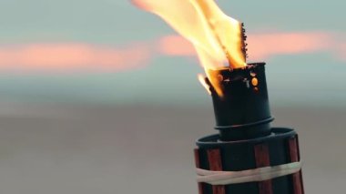 Bambu Meşalesi Sahilde yanıyor