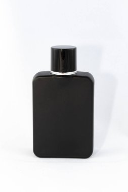 Beyaz Arkaplanda Siyah Kibrit Şişe Parfüm