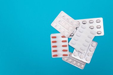 İlaç Endüstrisi ve İlaç Ürünleri - Farklı Renkli Haplar