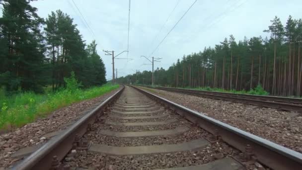 Płynny ruch wzdłuż europejskiej kolei — Wideo stockowe