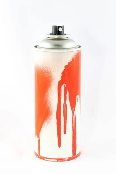 Czerwony spray farba puszka na białym tle — Zdjęcie stockowe