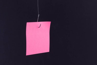 Boş bir Pembe Not Kağıdının Modeli Kopyalama Alanı Oltaya Asılı