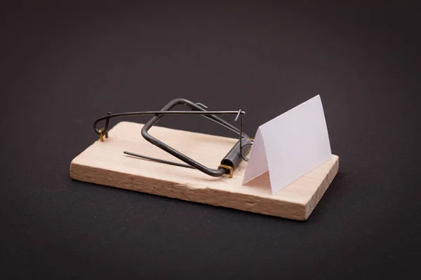 Papel Memo pequeno em Mousetrap de madeira - Modelo — Fotografia de Stock