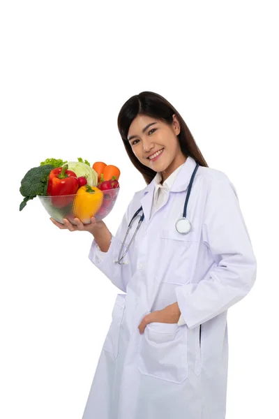 Lekarz Lub Dietetyk Gospodarstwa Świeże Owoce Pomarańczowe Czerwone Zielone Jabłka — Zdjęcie stockowe