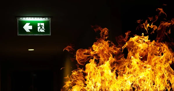 Green Fire Escape Sign Hang Ceiling Warehouse Concept Fire Escape — Stock Photo, Image