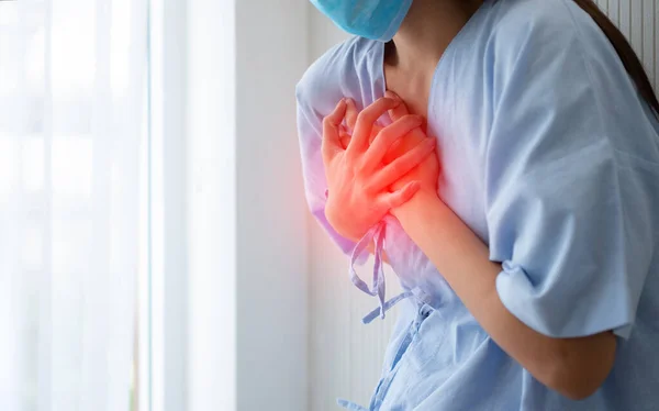 Female Patient Wearing Mask Hand Holding Chest Due Heart Attack — Stock Photo, Image