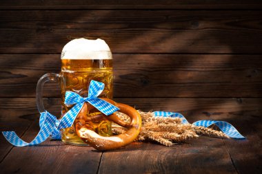 Bira stein ile orijinal Bavyera simit
