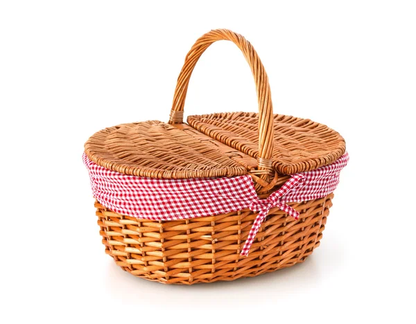 Picnic basket, isolated on white — Stockfoto
