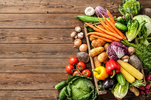 Variedade de produtos hortícolas frescos — Fotografia de Stock