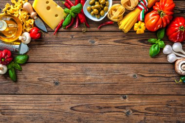 İtalyan gıda maddeleri masada