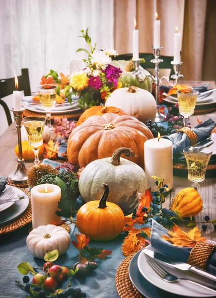 Γιορτή Των Ευχαριστιών Παραδοσιακό Δείπνο Ρύθμιση Έννοια Των Τροφίμων Τραπέζι — Φωτογραφία Αρχείου