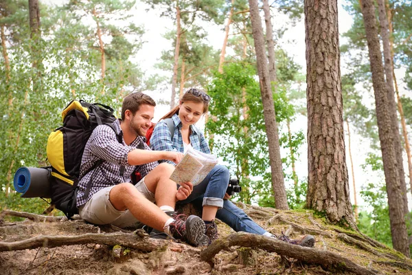 Çift hiking — Stok fotoğraf