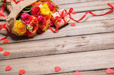 Demet gül hediye kutusu ile