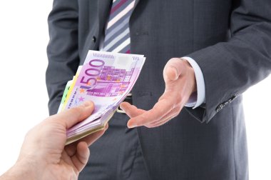 İş takım elbiseli adamı rüşvet alır