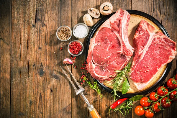 新鮮な牛肉のステーキ — ストック写真