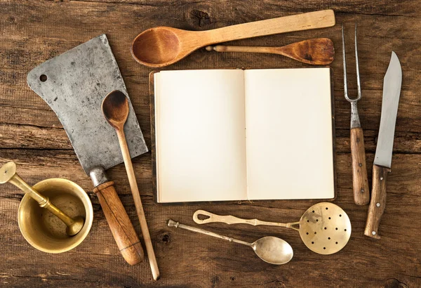 Cookbook and kitchen utensils — Stock Photo, Image