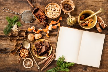 Noel kek için baharat