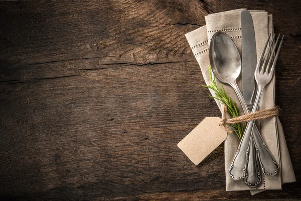 Vintage silverware with an empty tag — Stock Photo, Image