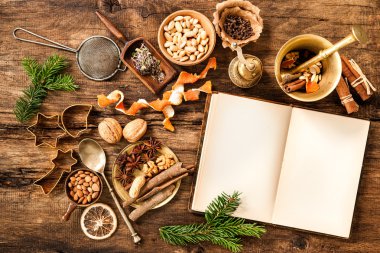 Noel kek için baharat