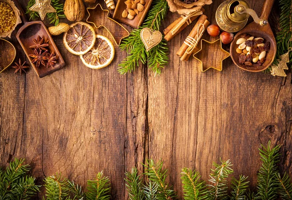 Noel kek için baharat