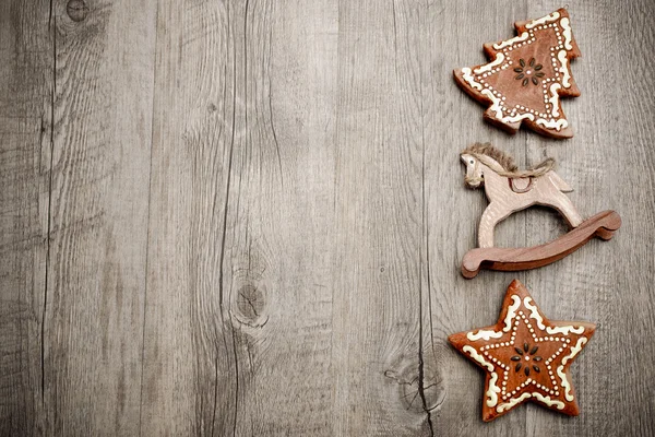 Vánoční dekorace na dřevěné desce — Stock fotografie