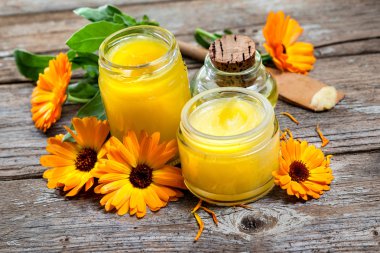Ev yapımı Calendula merhem