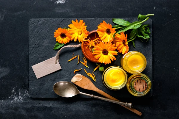 Homemade calendula ointment — Stock Photo, Image