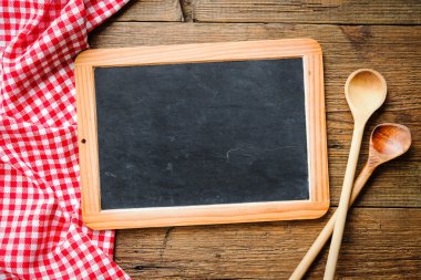 Blackboard ile masa örtüsü