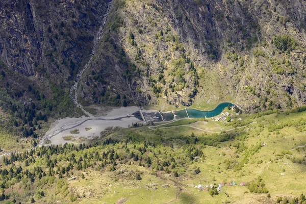 Jeziorko w pobliżu diabeł Peak, Valtellina, Włochy — Zdjęcie stockowe