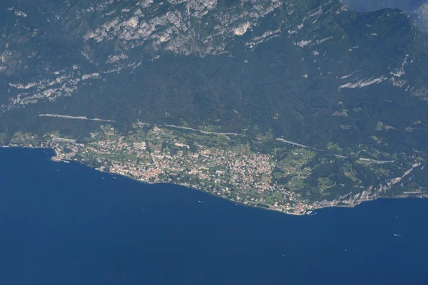 Antenowe Lierna wioski na jezioro Como, Włochy — Zdjęcie stockowe