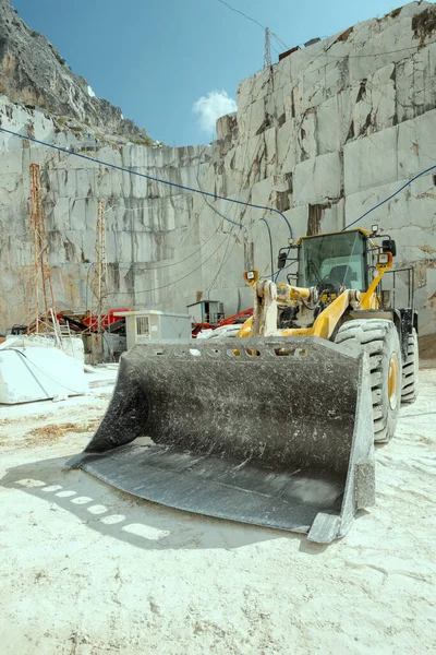 Destacamento Grande Dozer Mármore Branco Pedreira Tiro Perto Carrara Apuane Imagem De Stock